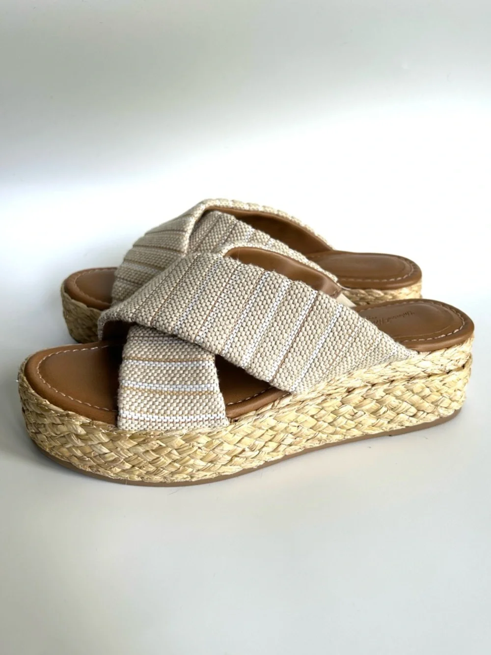 Universal Thread Desi Woven Crisscross Platform Slide Sandals - Cream
